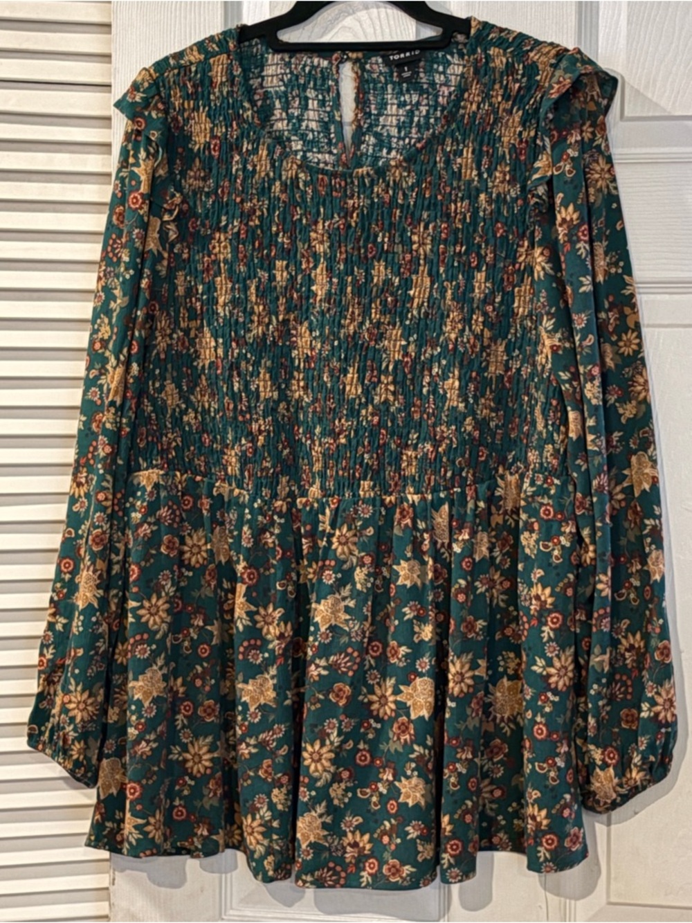 Torrid Size 1 Floral Smocked Babydoll Top Forest Green Long Sleeve Boho Peasant